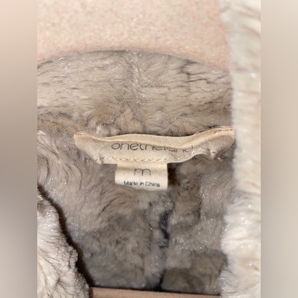 Faux Fur Vest - Picture 3 of 7